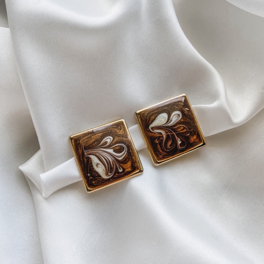 Vintage Brown Cabochon Glass Clip Earrings - Picture 2 of 8